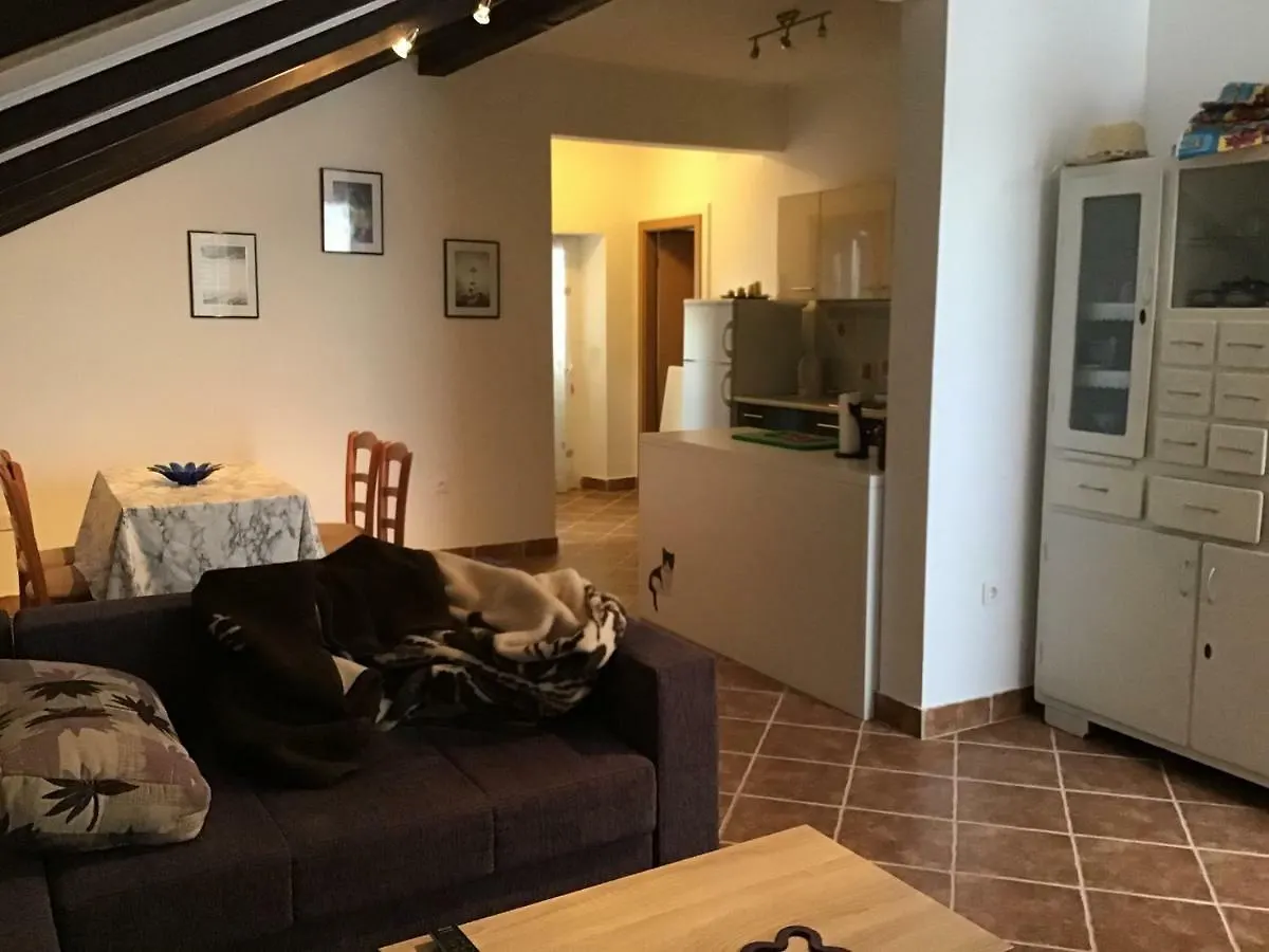 Apartman Carina Veli Iž